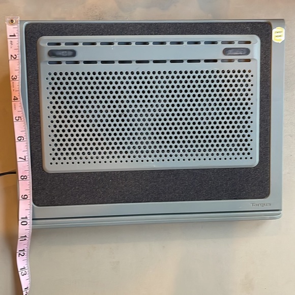 Targus laptop cooling stand, for 17 inch (diag.) laptops - Picture 6 of 10